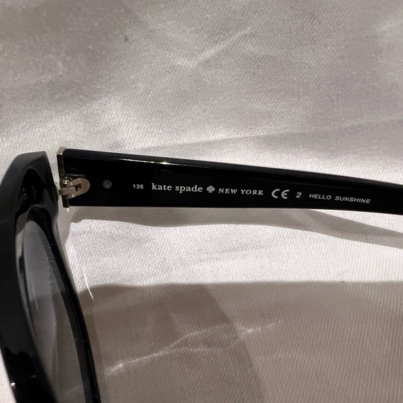 Kate Spade Sunglasses - new with tags, not original case - Picture 4 of 4